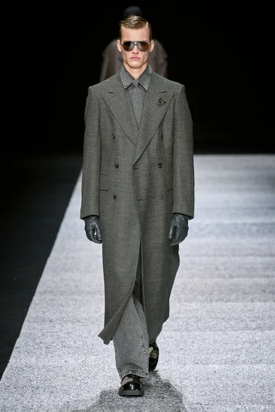 Look 77